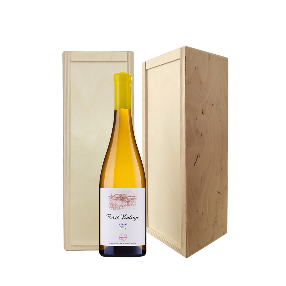 Bononia Estate First Vintage Ризлинг в масивна дървена кутия Promo Pack